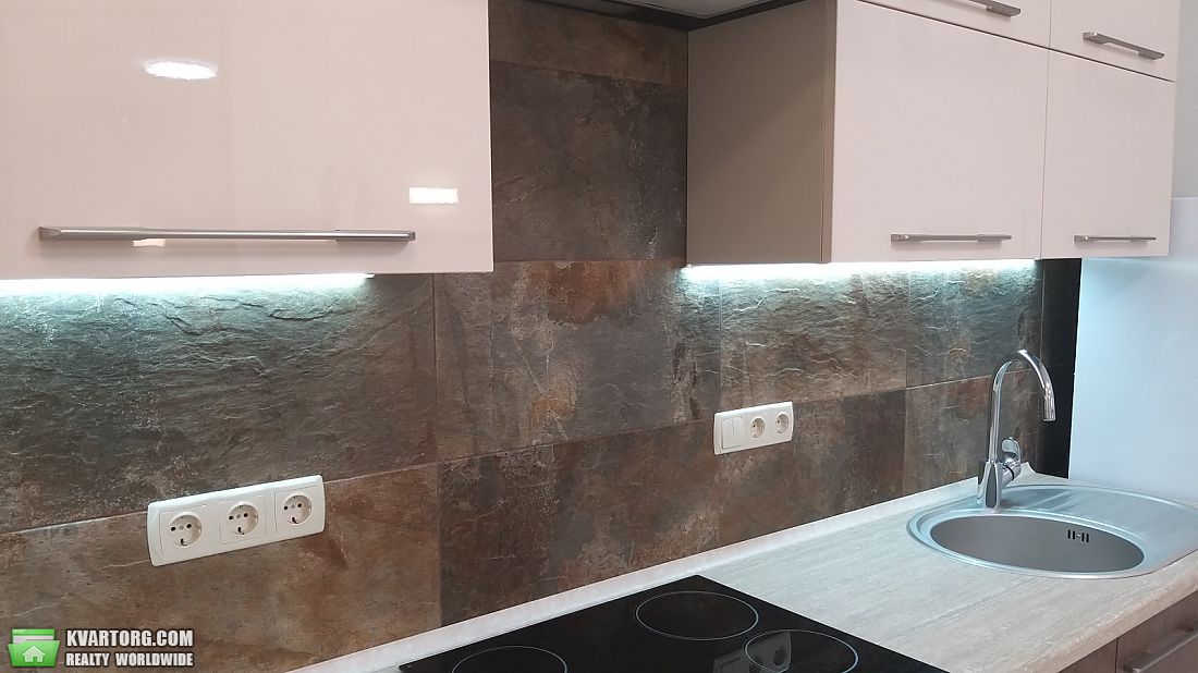 Rent out 1-room apartment. Киев, Дегтярная — photo 7