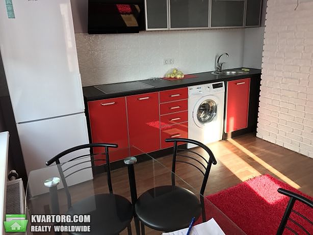 Rent out 1-room apartment. Киев, русовой — photo 1