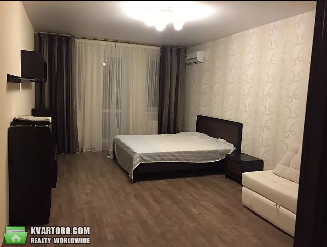 Rent out 1-room apartment. Киев,  Голосеевская — photo 1