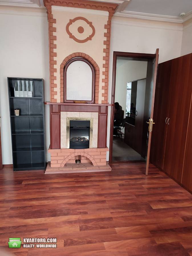 Здається в оренду фасадне приміщення 60 м² Центрі. Без Комісії