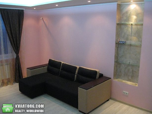 Rent out 1-room apartment. Киев,  Олевская — photo 2