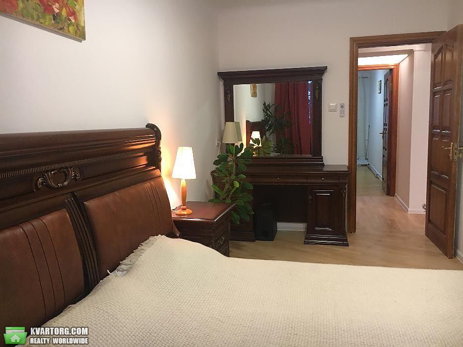 Rent out 3-room apartment. Киев,  Московская — photo 4
