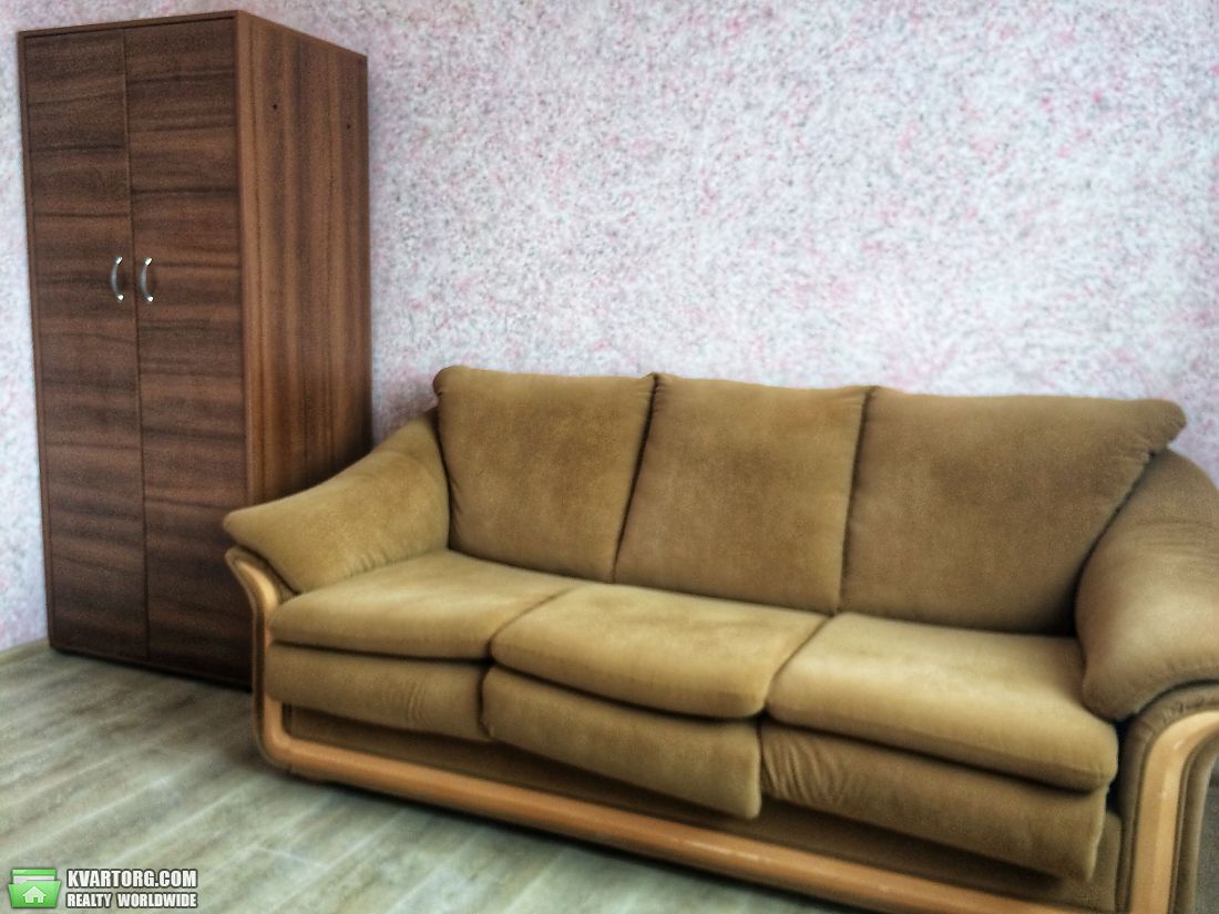 Rent out 2-room apartment. Киев,  Теремковская — photo 1