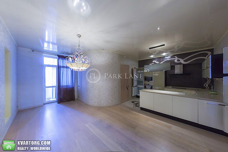 Rent out 4-room apartment. Киев,  Щорса — photo 1