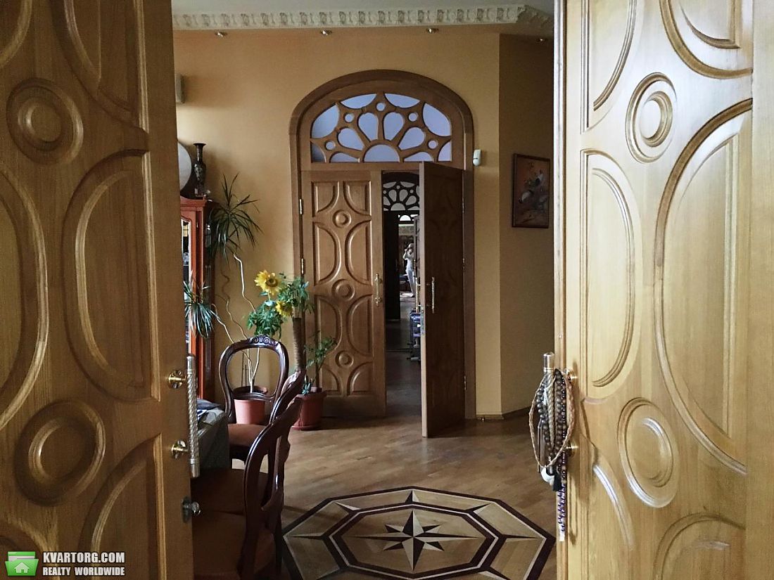 Rent out 3-room apartment. Киев,  Богдана Хмельницкого — photo 1
