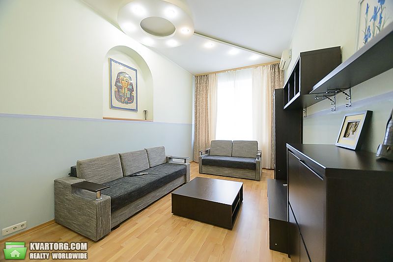 Rent out 3-room apartment. Киев,  Малая Житомирская — photo 1