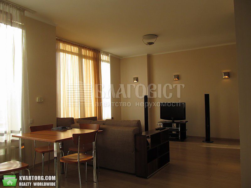 Rent out 1-room apartment. Киев,  Жилянская — photo 1