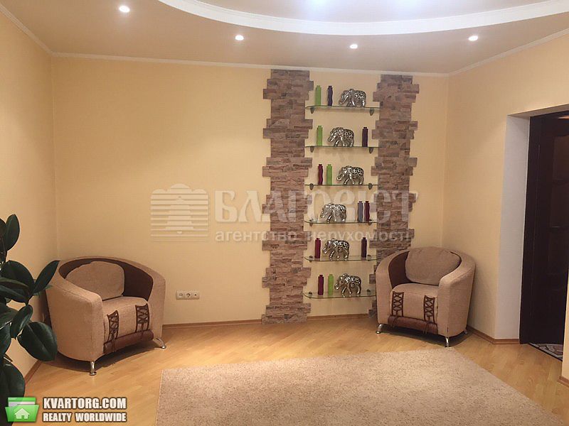 Rent out 2-room apartment. Киев,  Луначарского — photo 2