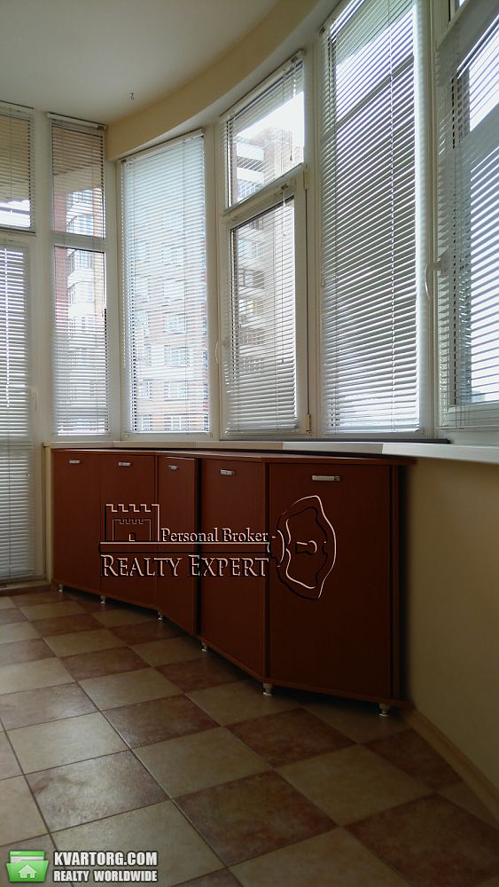 Sell 4-room apartment. Киев, Старонаводницкая — photo 2