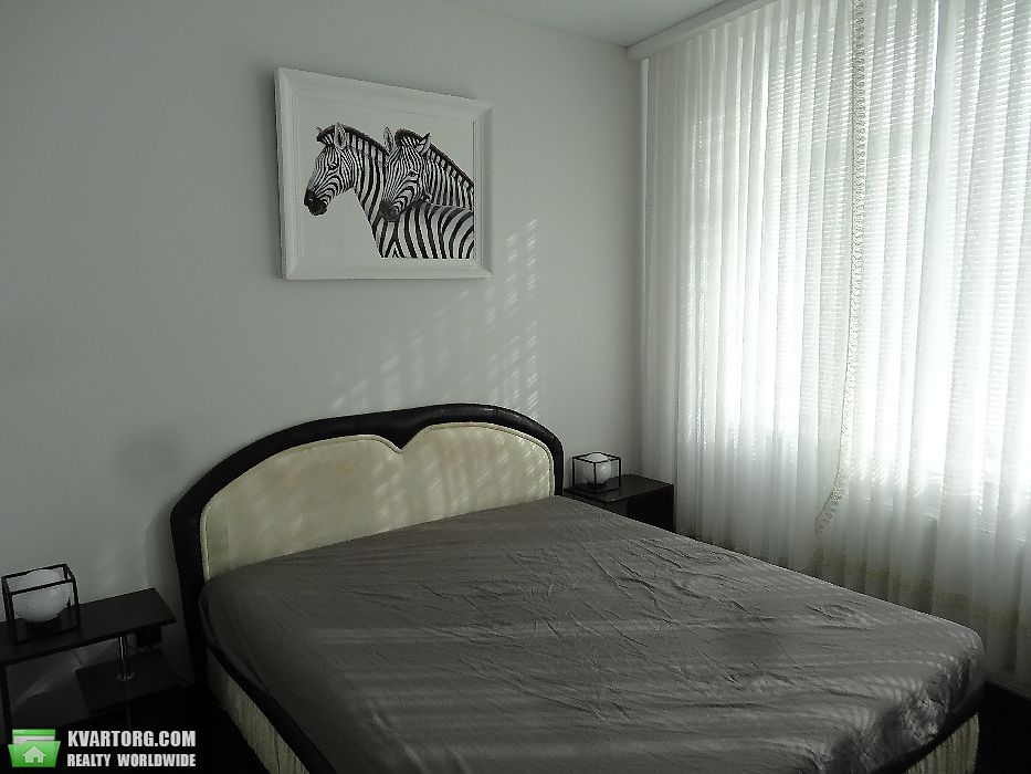 Rent out 2-room apartment. Киев,  Наумова — photo 2