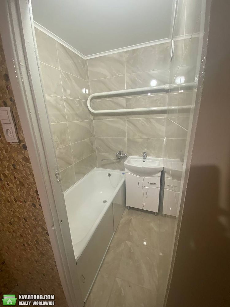 Rent out 1-room apartment. Киев,  Тычины пр — photo 1