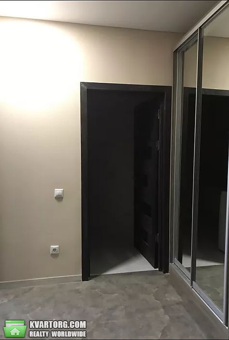 Rent out 1-room apartment. Киев, Западинська — photo 4