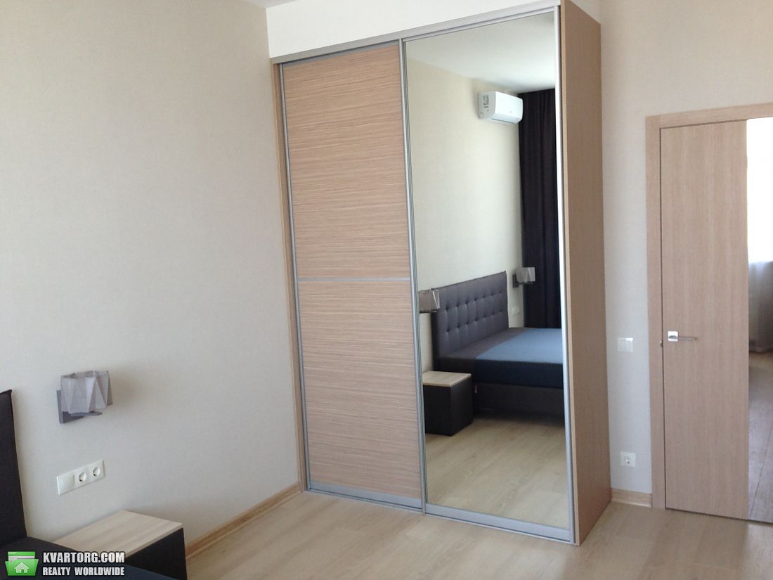 Rent out 1-room apartment. Киев,  Барбюса — photo 1