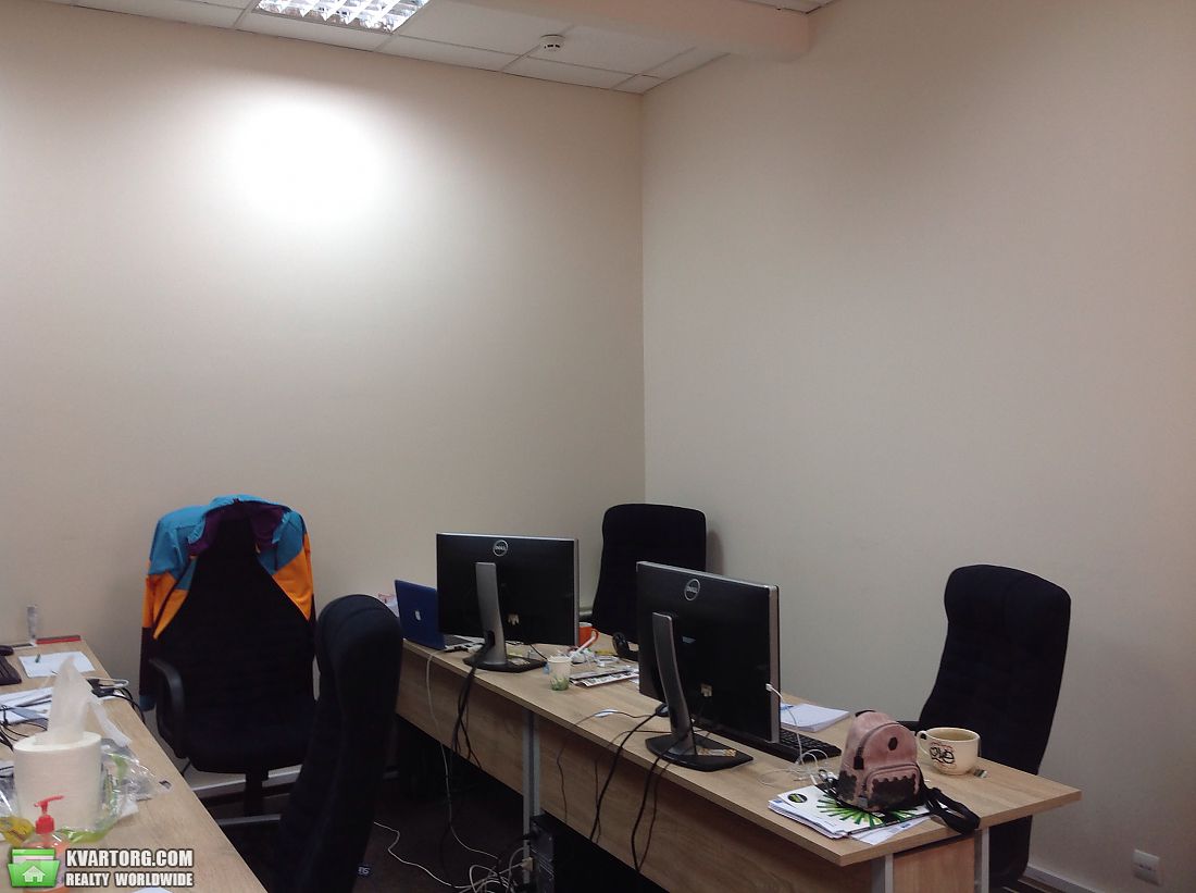 Rent out office. Киев,  Жилянская — photo 1