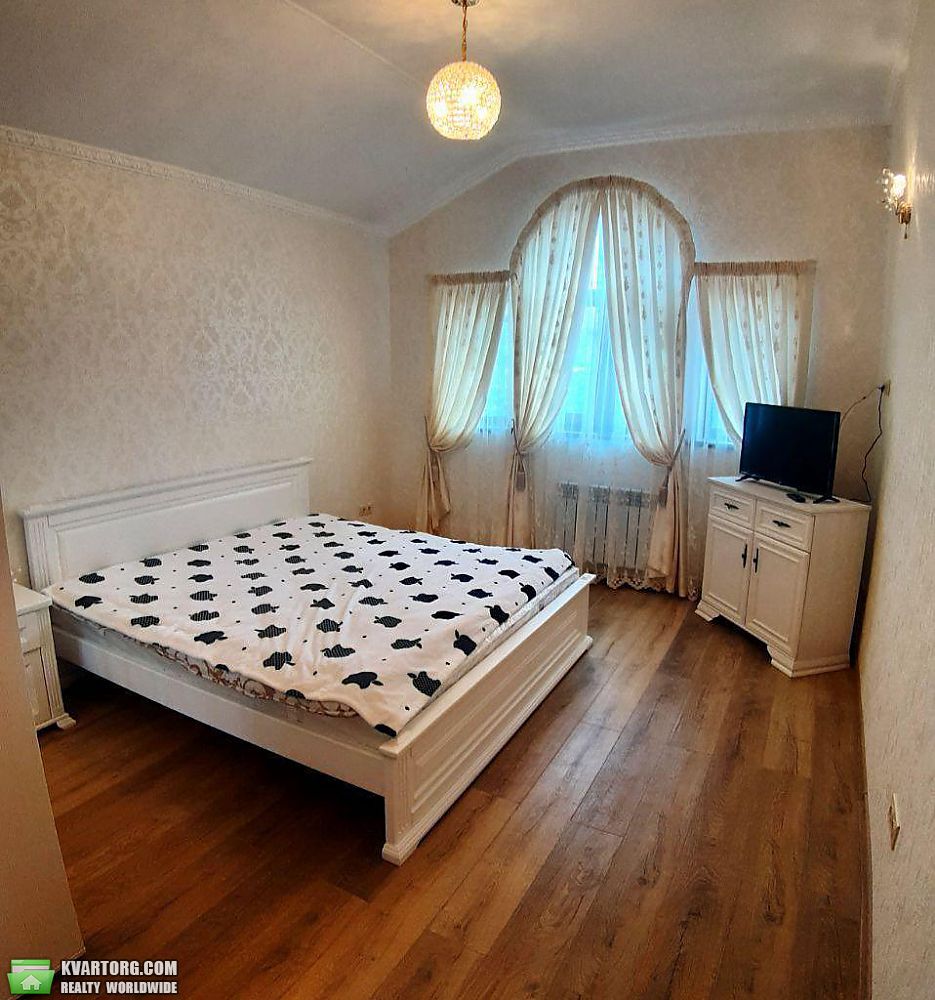 Rent out house. Киев, абрикосовая — photo 10