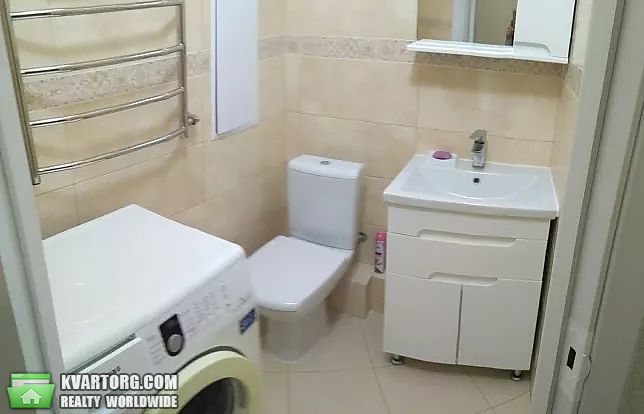 Rent out 2-room apartment. Киев, Соломенская — photo 5