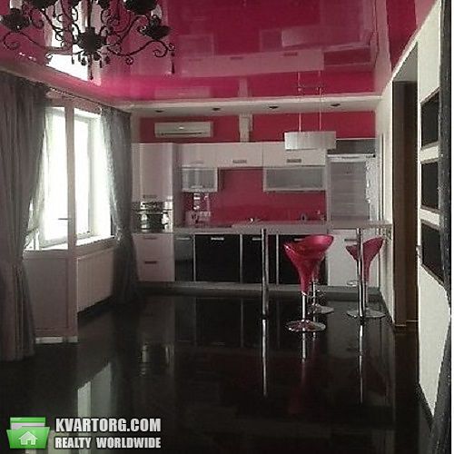 Rent out 1-room apartment. Киев,  Салютная — photo 1