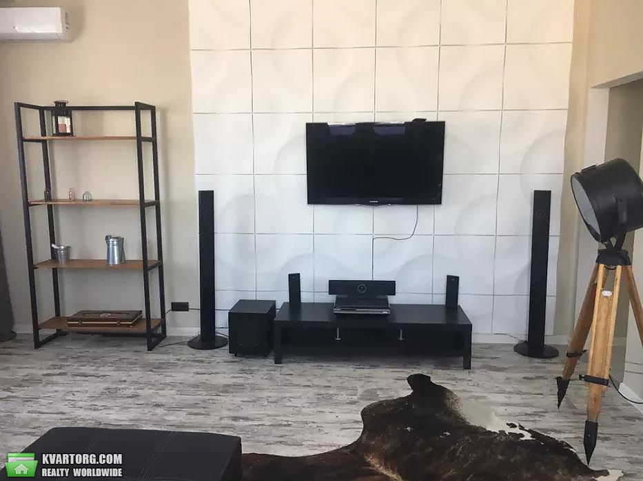 Rent out 2-room apartment. Киев,  Дмитриевская — photo 2