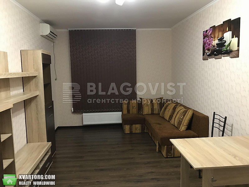 Rent out 1-room apartment. Киев,  Волошская — photo 1