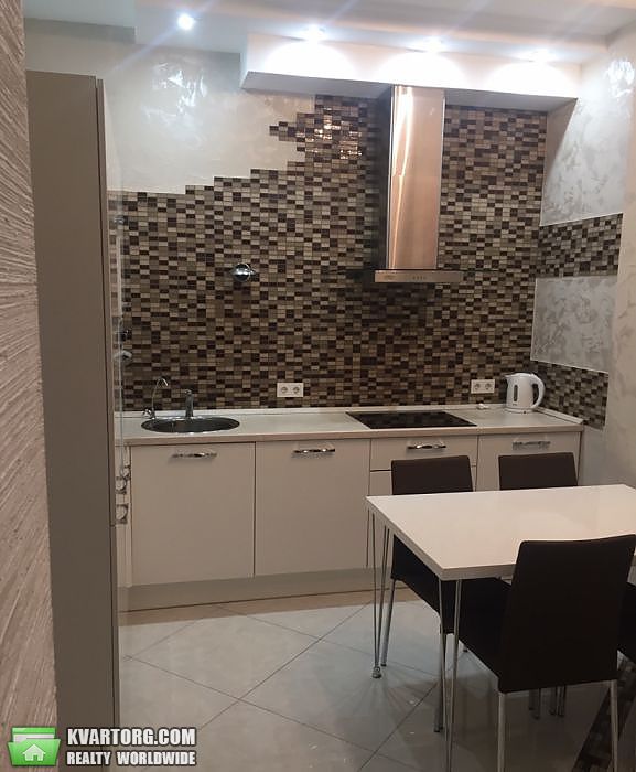 Rent out 2-room apartment. Киев,  Днепровская наб — photo 3