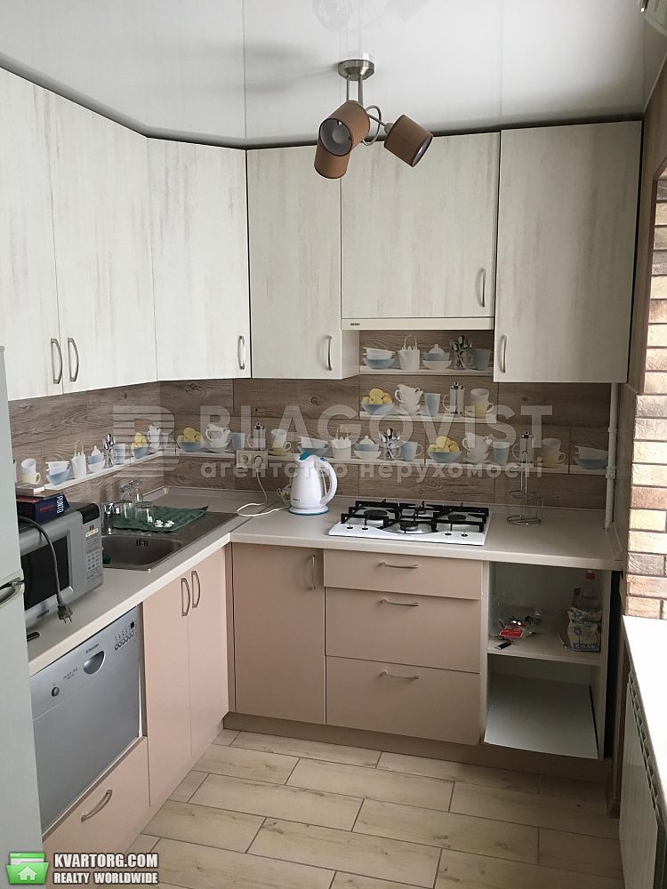 Rent out 2-room apartment. Киев, генерала Алмазова — photo 3