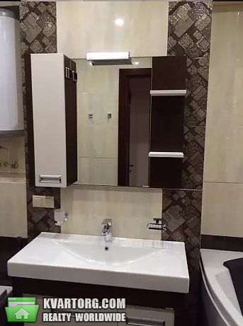 Rent out 3-room apartment. Киев, ернста — photo 4