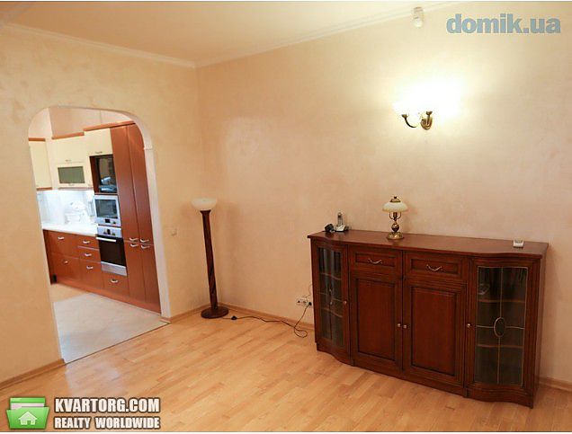 Rent out 3-room apartment. Киев,  Щорса — photo 3