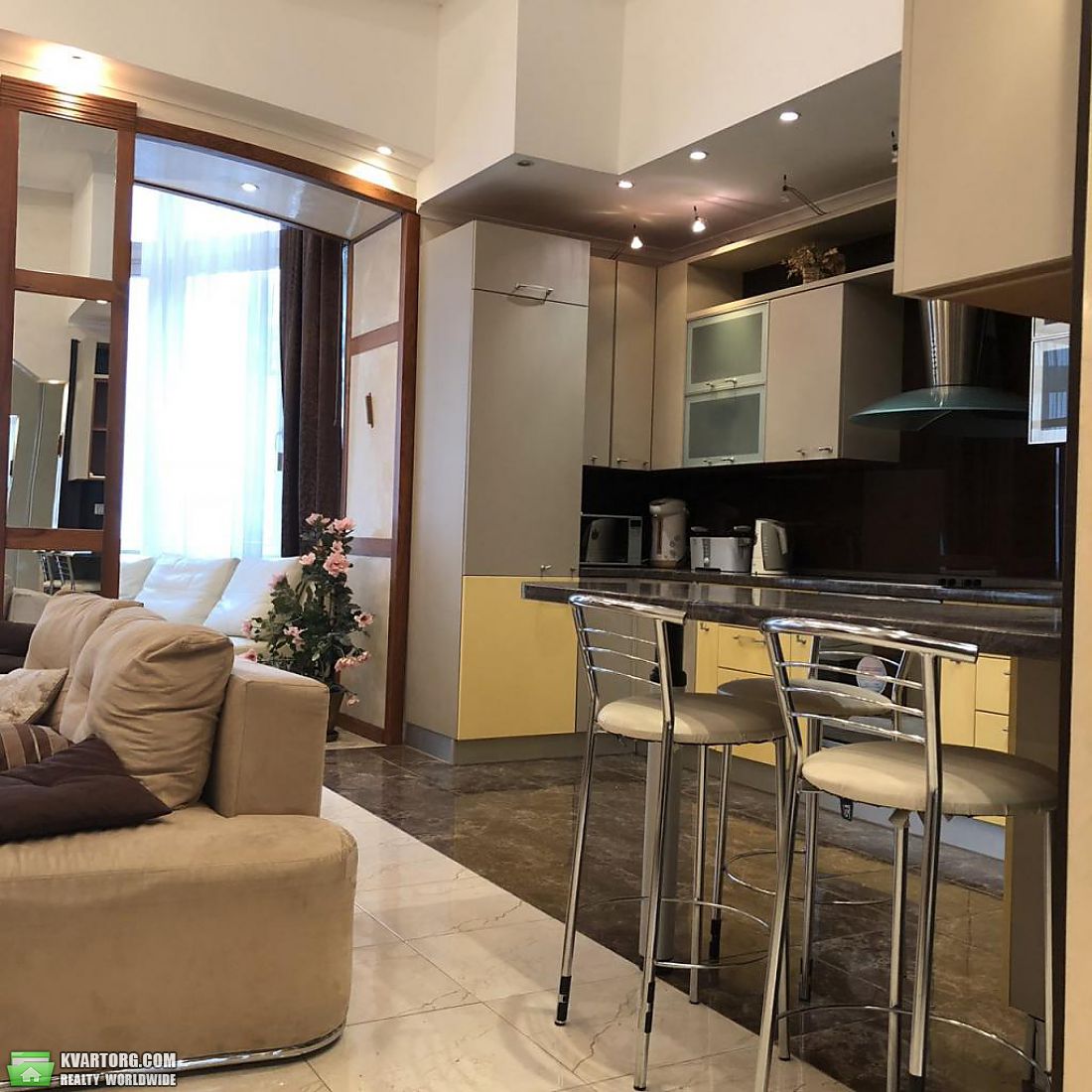 Rent out 3-room apartment. Киев,  Сечевых Стрельцов — photo 3