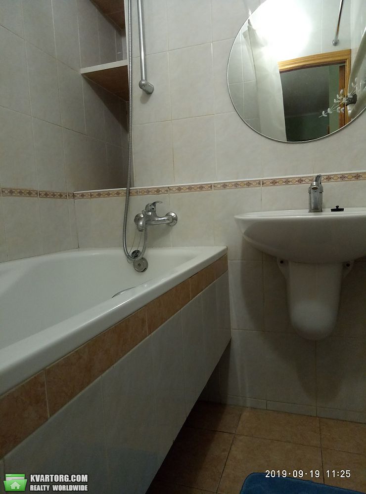Rent out 2-room apartment. Киев, Оболонская площадь — photo 9