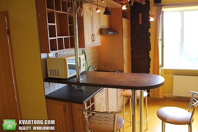 Rent out 2-room apartment. Киев,  Русановская наб — photo 4