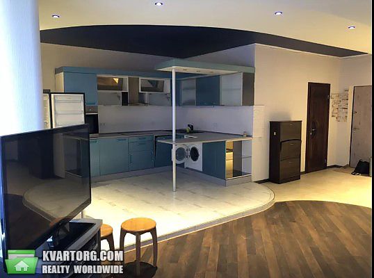 Rent out 2-room apartment. Киев,  Бажана — photo 1