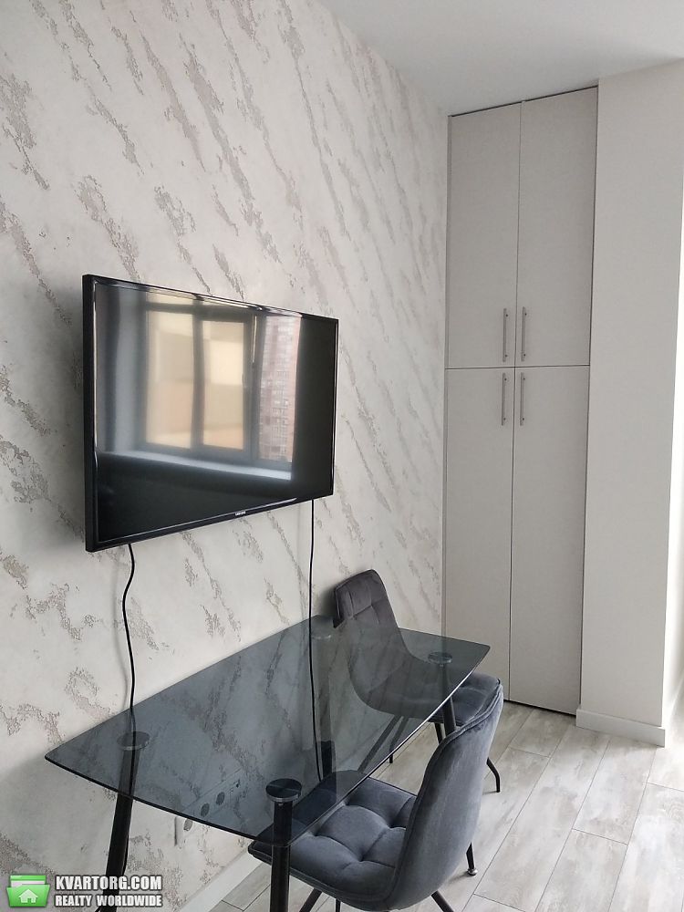 Rent out 1-room apartment. Киев, Коновальца — photo 3