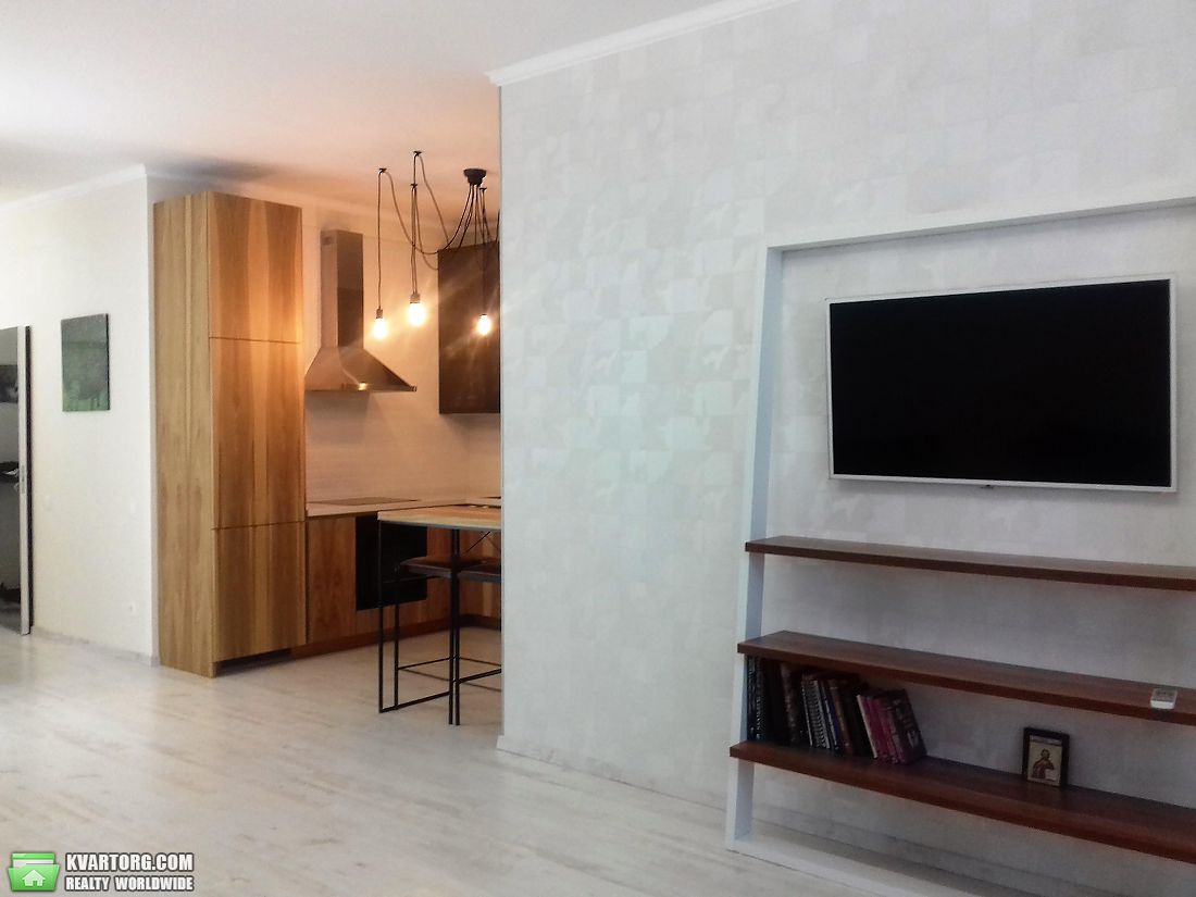Rent out 2-room apartment. Киев,  Саксаганского — photo 2