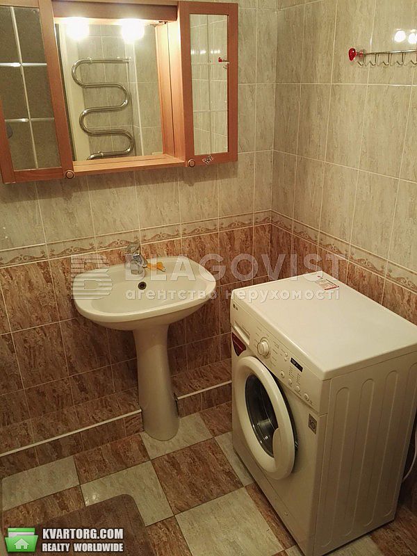 Rent out 2-room apartment. Киев,  Декабристов — photo 9