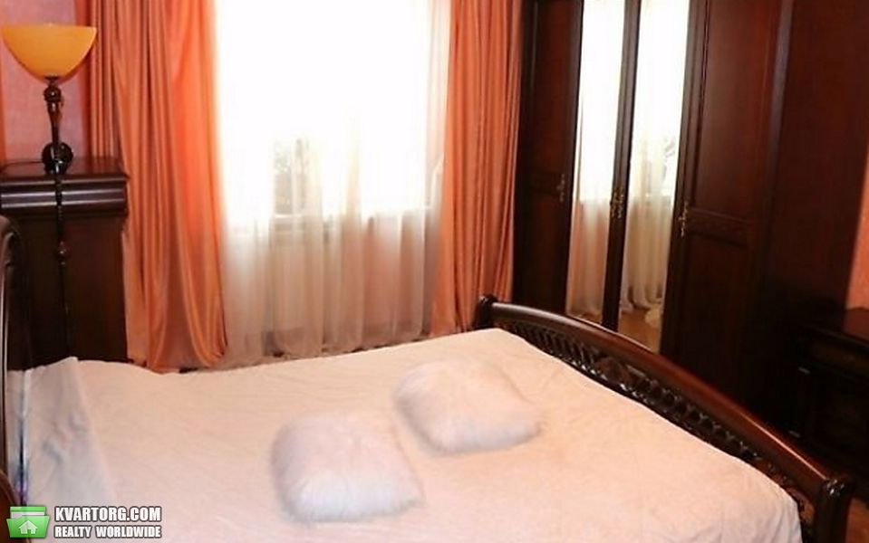 Rent out 3-room apartment. Киев, Эрнста — photo 2