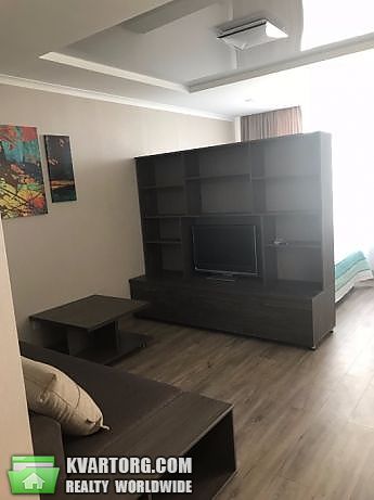Rent out 1-room apartment. Киев,  Конева — photo 3