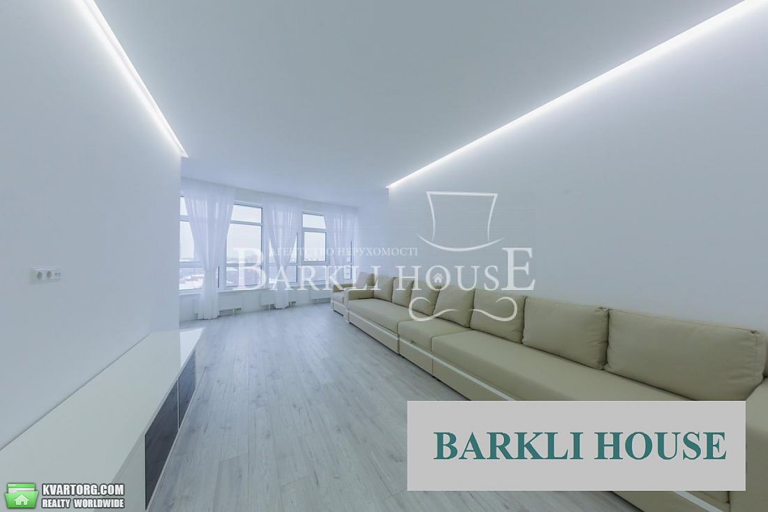 Rent out 3-room apartment. Киев,  Кловский спуск — photo 1