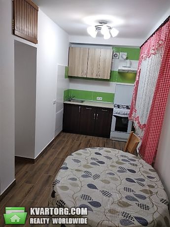 Rent out 2-room apartment. Киев,  Миропольская — photo 1
