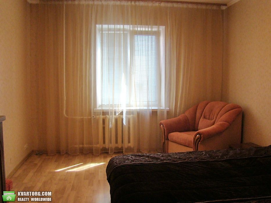 Rent out 2-room apartment. Киев,  Северная — photo 4