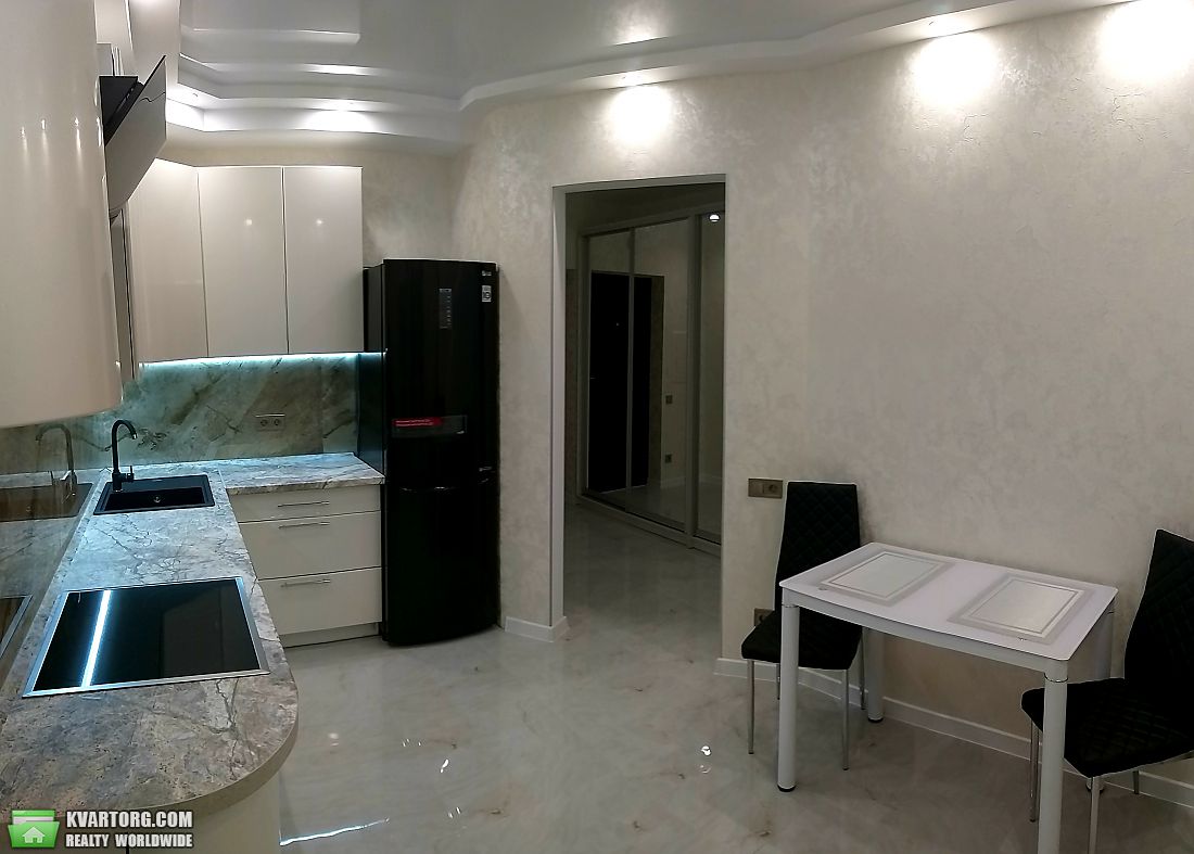 Rent out 1-room apartment. Киев,  Каховская — photo 3