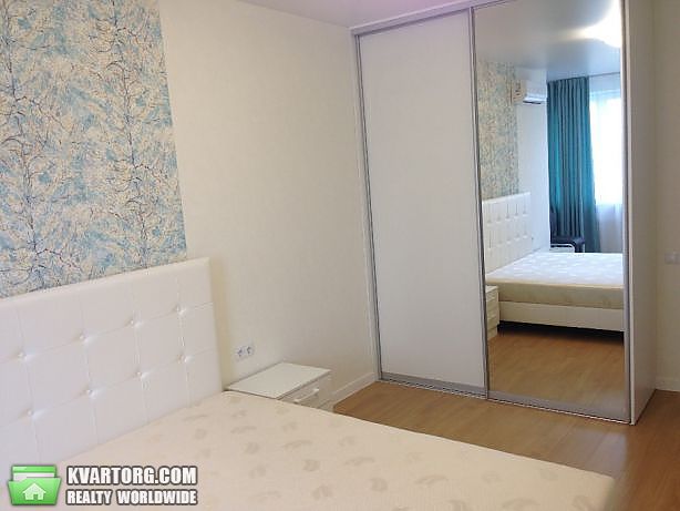 Rent out 2-room apartment. Киев,  Комарова — photo 6