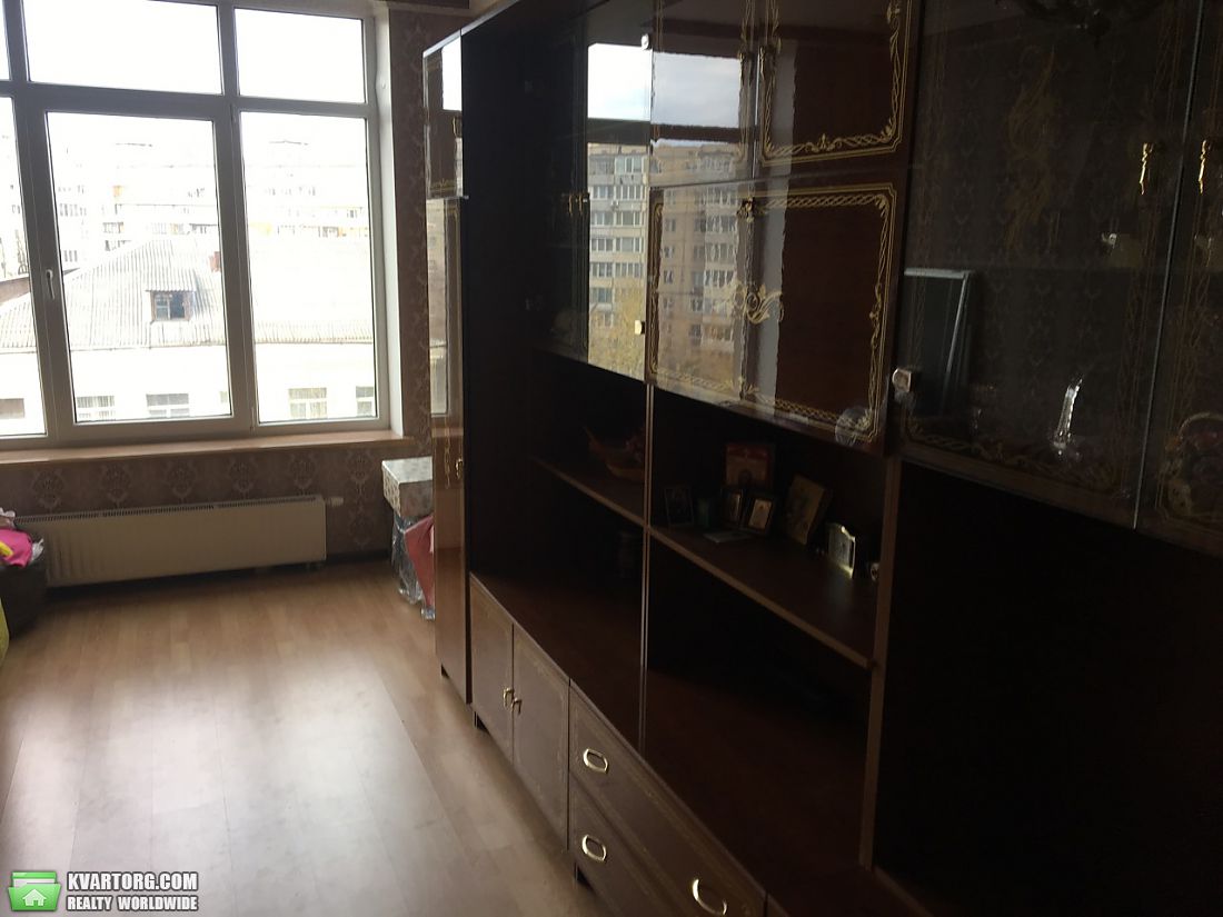 Rent out 1-room apartment. Киев,  Туманяна — photo 4