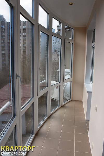 Rent out 3-room apartment. Киев,  Тургеневская — photo 9