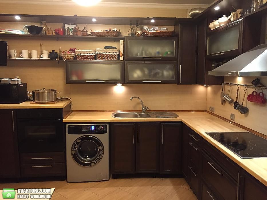 Sell 3-room apartment. Киев,  Эрнста — photo 1