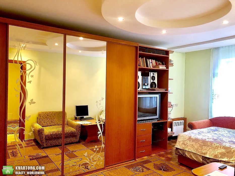 Sell 2-room apartment. Киев,  Кустанайская — photo 1