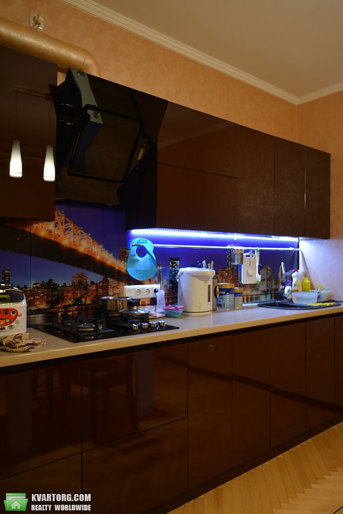 Sell 3-room apartment. Киев, Российская ул. — photo 2