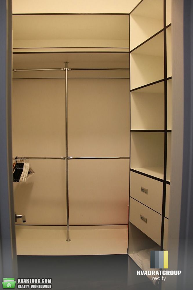 Rent out 3-room apartment. Днепропетровск, Артема — photo 1