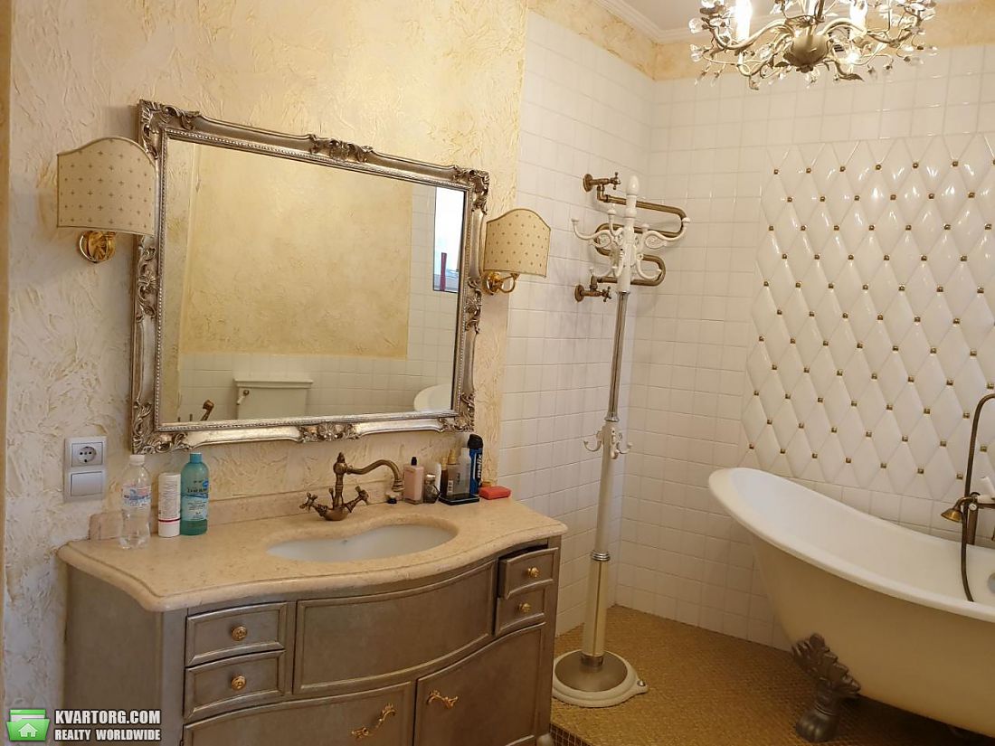 Rent out 4-room apartment. Киев,  Ковпака — photo 10