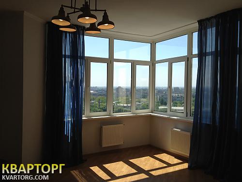 Rent out 3-room apartment. Киев, Курская — photo 3