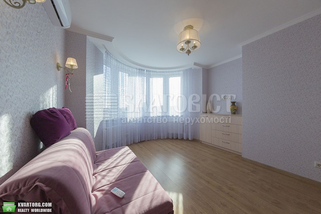 Rent out 3-room apartment. Киев,  Рижская — photo 9